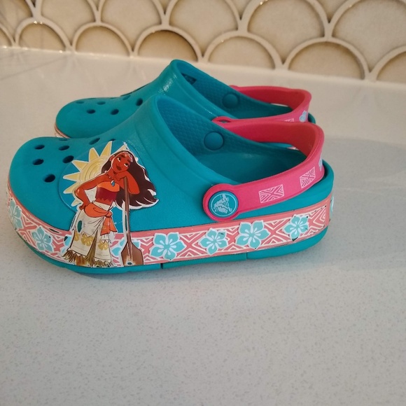 moana light up shoes